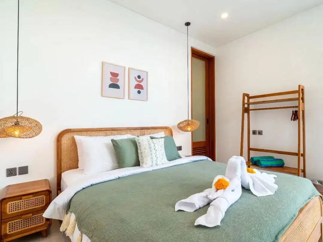 Dijual Vila Cantik Bangunan Baru di Canggu, One Gate System, Fully Furnished - Image 9 of 10