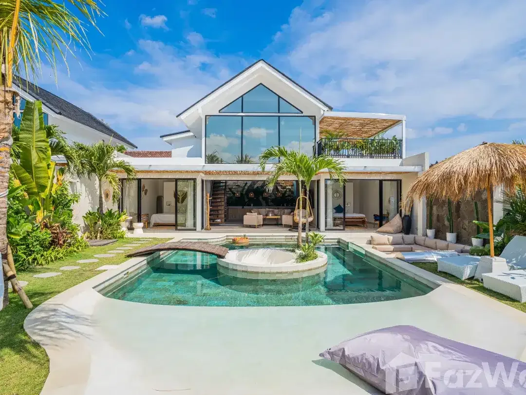 4 Bedroom Villa for sale in Kerobokan, Bali - Image 1 of 5
