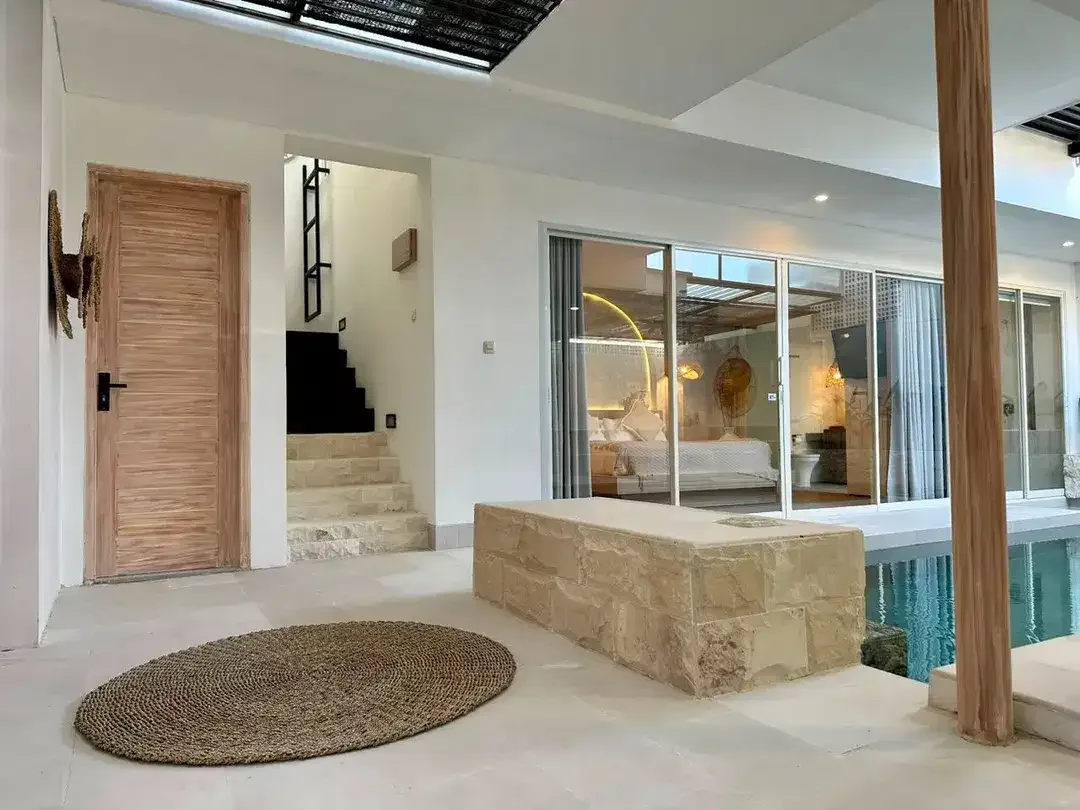 FULLY FURNISHED OCEAN VIEW VILLA IN NUSA DUA - Image 8 of 10