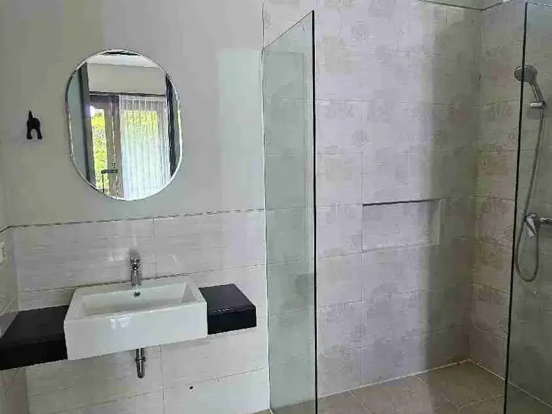 Villa Cantik Terawat Dijual dengan Harga Menarik! - Image 4 of 8