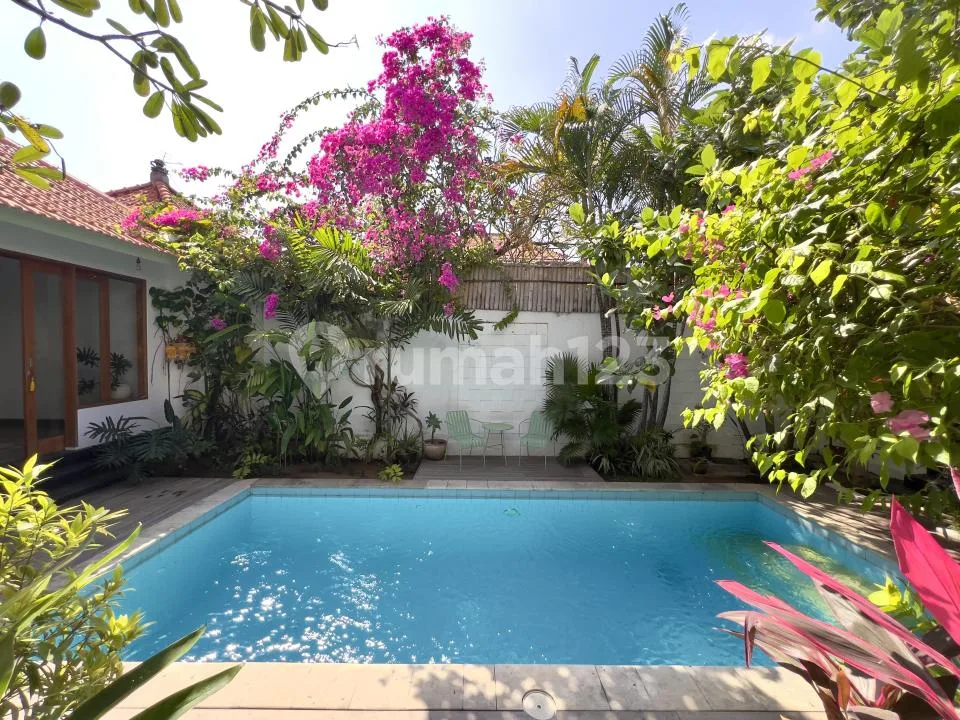 3 Bedrooms Cozy Tropical Boho Villa Strategic Location At Kerobokan Kelod - Image 4 of 4