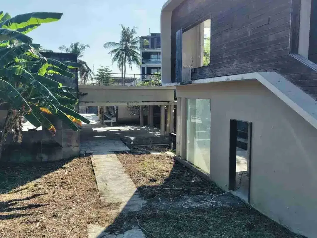DI JUAL BANGUNAN KOMPLEK VILLA SETENGAH JADI Jl.PANTAI BERAWA CANGGU. - Image 4 of 8