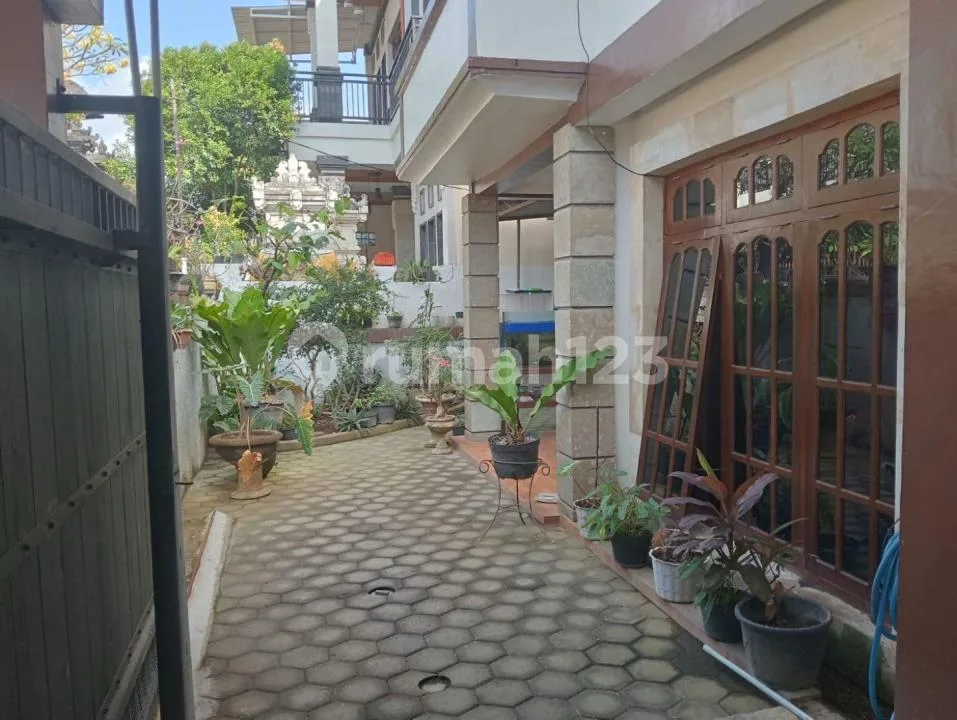 Rumah Modern Minimalist 2 Lantai 5 Kamar Pedungan Denpasar Bali - Image 1 of 4