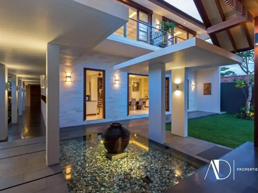 FREEHOLD | TROPICAL 4-BEDROOM LUXURY VILLA IN UMALAS - Image 8 of 10