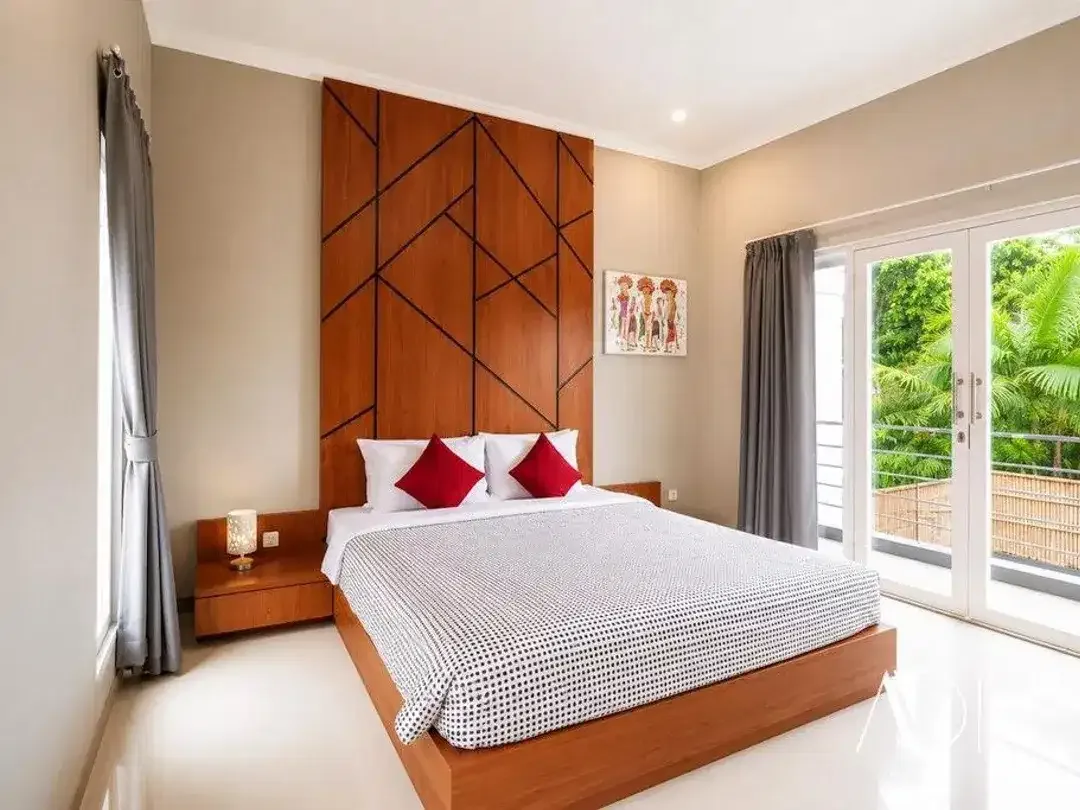 FREEHOLD | 3-BEDROOM VILLA BETWEEN CANGGU & KEROBOKAN - Image 9 of 10