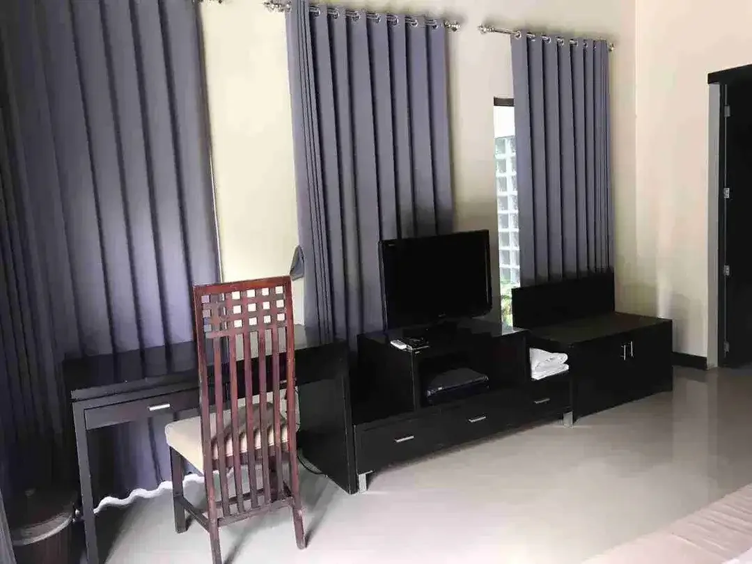 Villa furnished near gusto mertanadi electric bill included pet friendly sublease allowed strategic near seminyak - Image 4 of 10