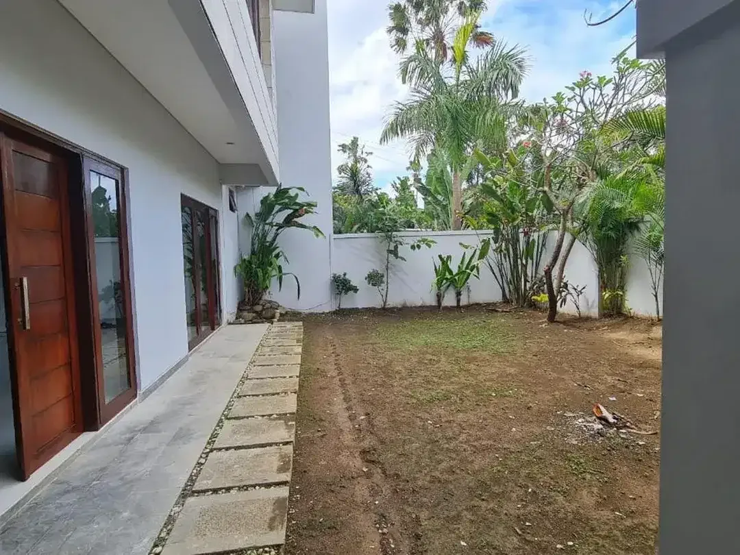 Rumah eksklusif di kawasan premium, dijual area Sunset Road. - Image 4 of 10