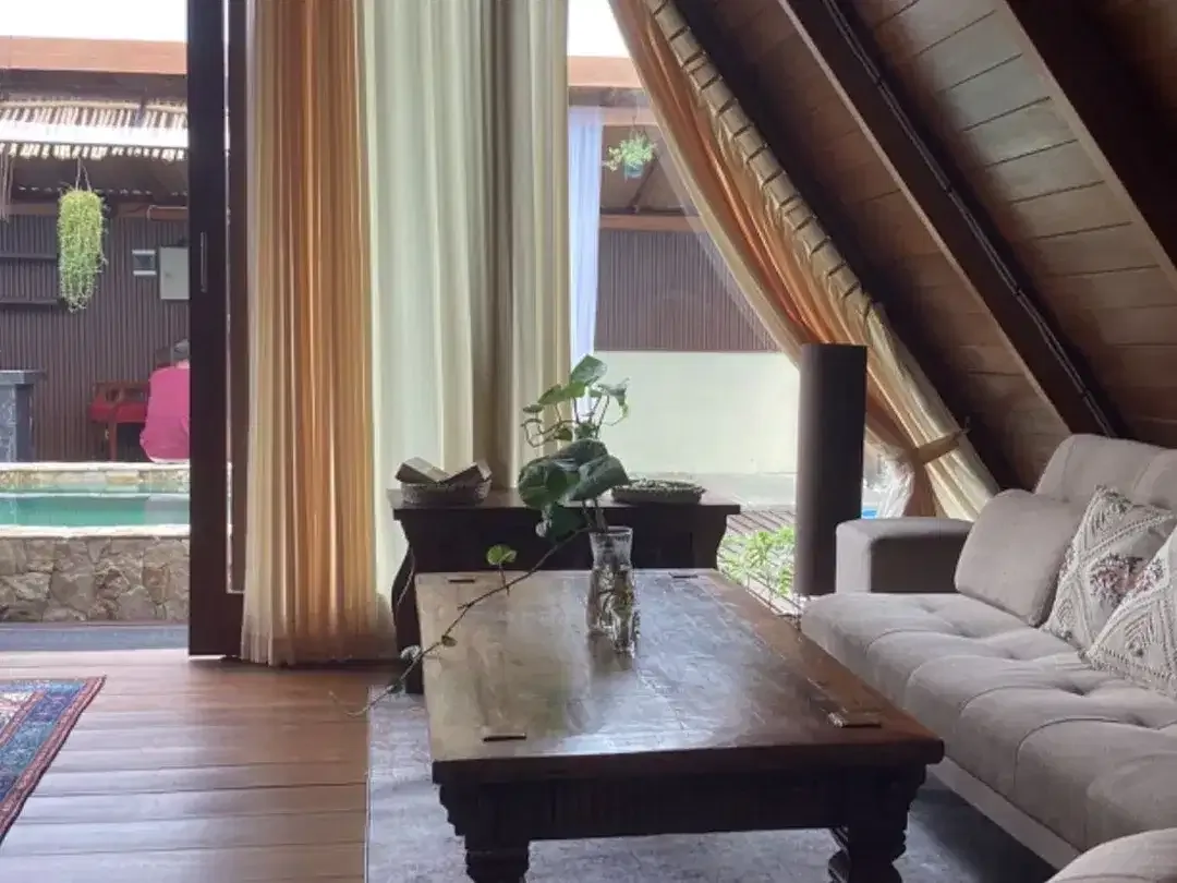 Freehold - Mezzanine Villa 2 Bedrooms In Kerobokan Bali - Image 4 of 10