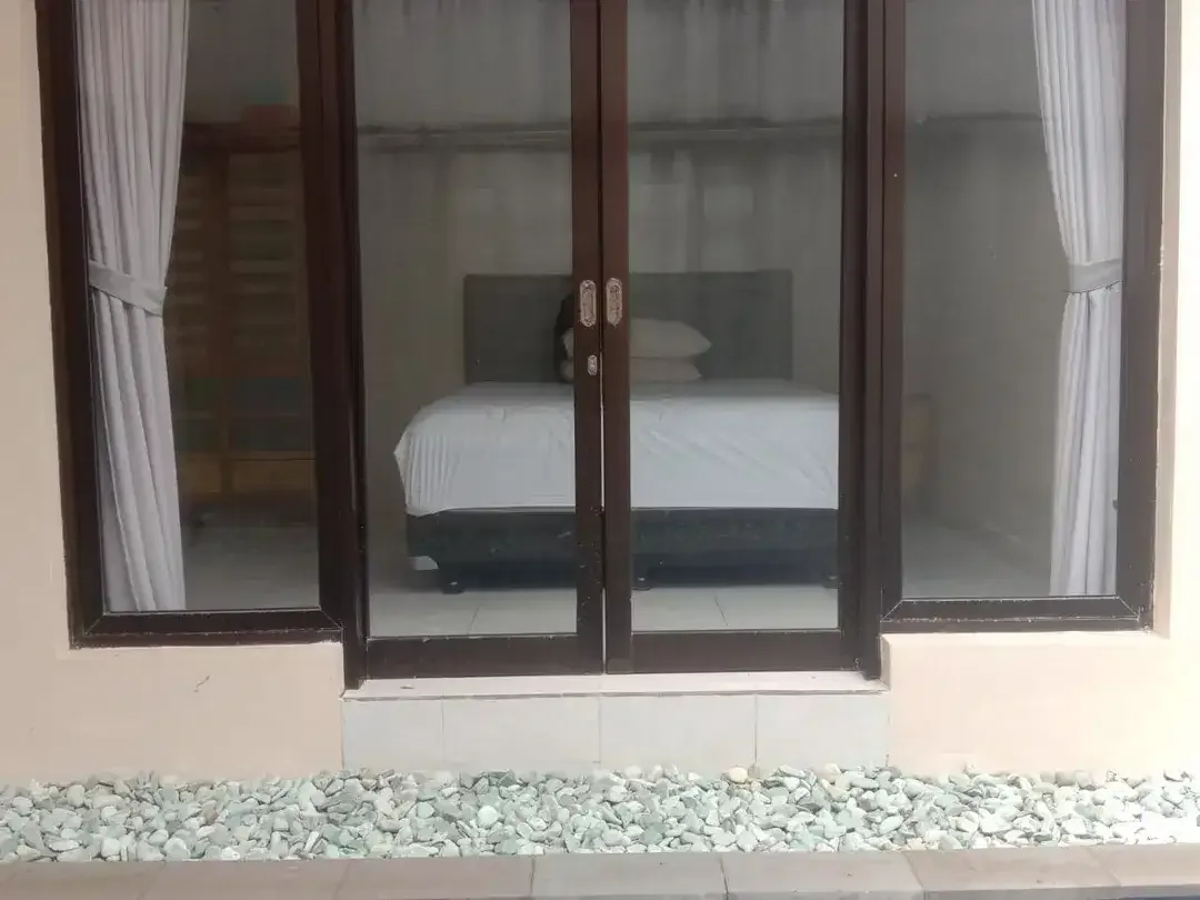 Disewakan/Dijual Rumah 1 Lantai Lingkungan Perumahan di Jimbaran Dekat Sidewalk Mall dan Taman Rama School - Image 2 of 10