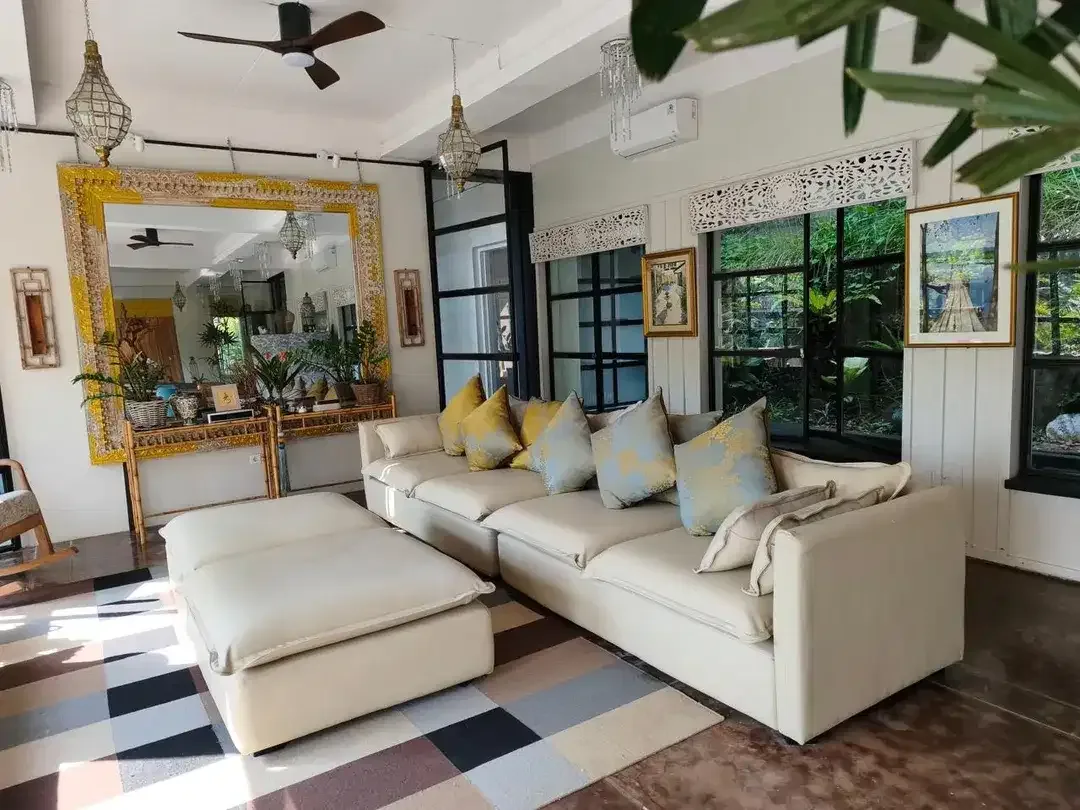 DIJUAL RUMAH BESAR DENGAN KOLAM RENANG – BIAUNG, KETEWEL - Image 6 of 10