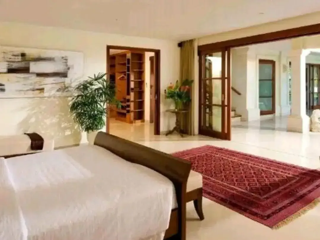 LUXURY VILLA ESTATE SANUR – 30 ARE, 8 BEDROOM - Image 3 of 10