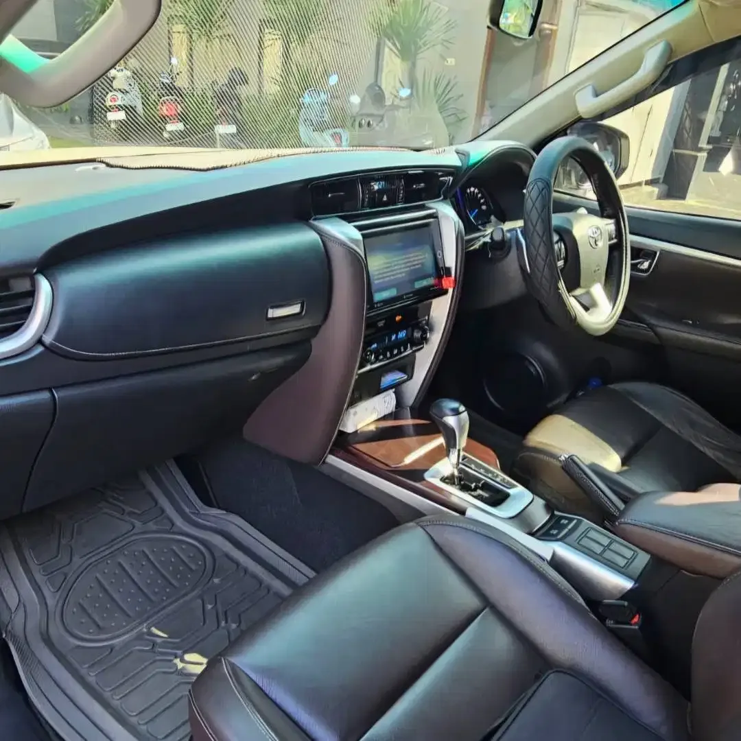 TOYOTA FORTUNER TRD SPORTIVO 2018 - Image 6 of 10