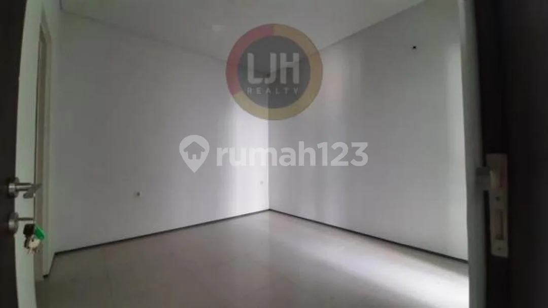 2 Storey Beautiful And Minimalist House With 3 Bedrooms. Close To Mall Bali Galeria And Airport Ngurah Rai - Image 4 of 4