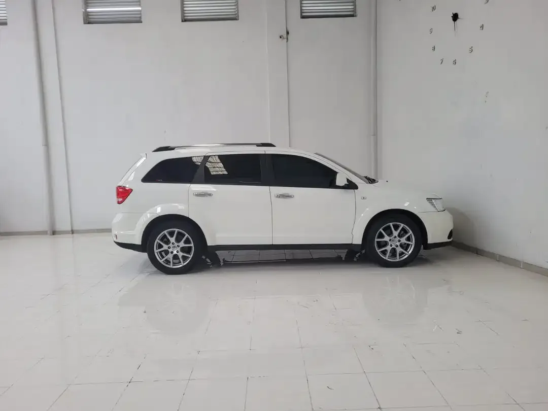 Dodge Journey SXT 2015 - Image 7 of 10