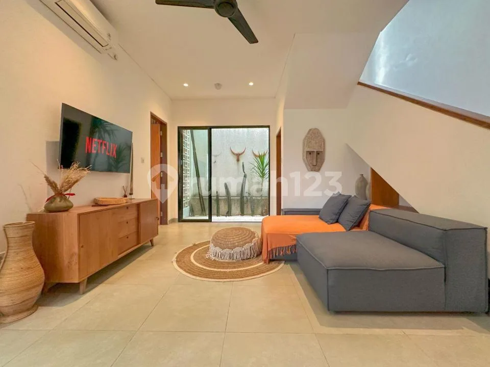 5 Minutes To Berawa, 2 Bedrooms And Fully Furnished With Paddy View. Canggu, Pererenan, Tumbak Bayuh - Image 2 of 4