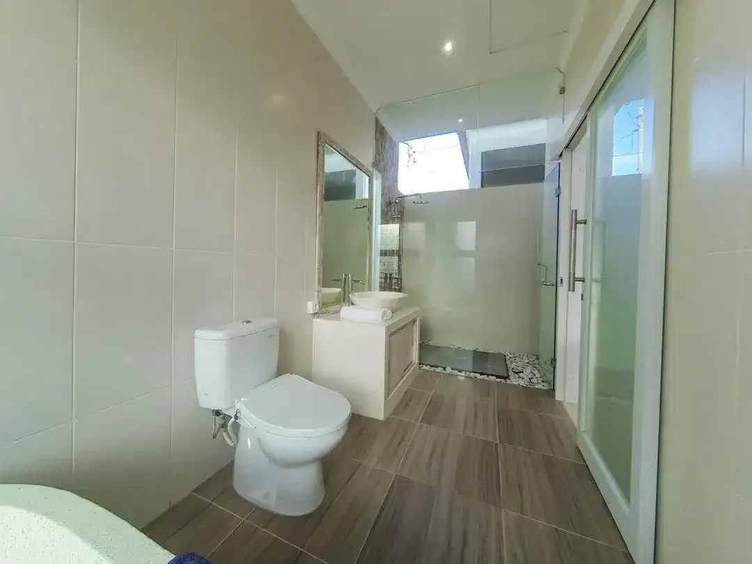 Vila 2 Kamar Tidur yang Luas dan Terjangkau untuk Disewa Tahunan di Sanur, Bali - Image 3 of 10