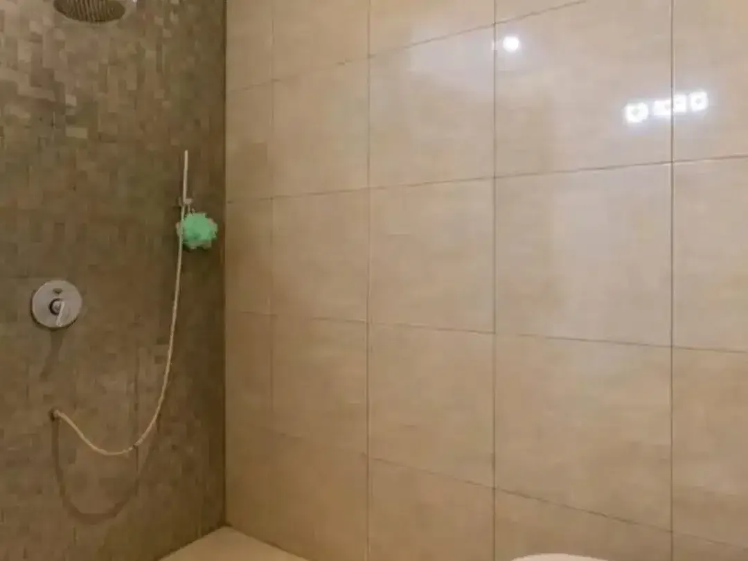 RUMAH SEMI VILLA FULL FURNISHED DI TUKAD BALIAN RENON DENPASAR - Image 5 of 5