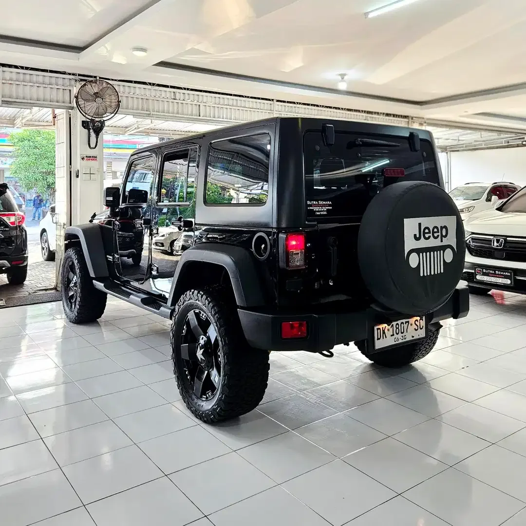 [2017] Jeep Wrangler JK Sport 4x4 3.0 at 2017 DK bkn Rubicon NIK 2015 - Image 5 of 10
