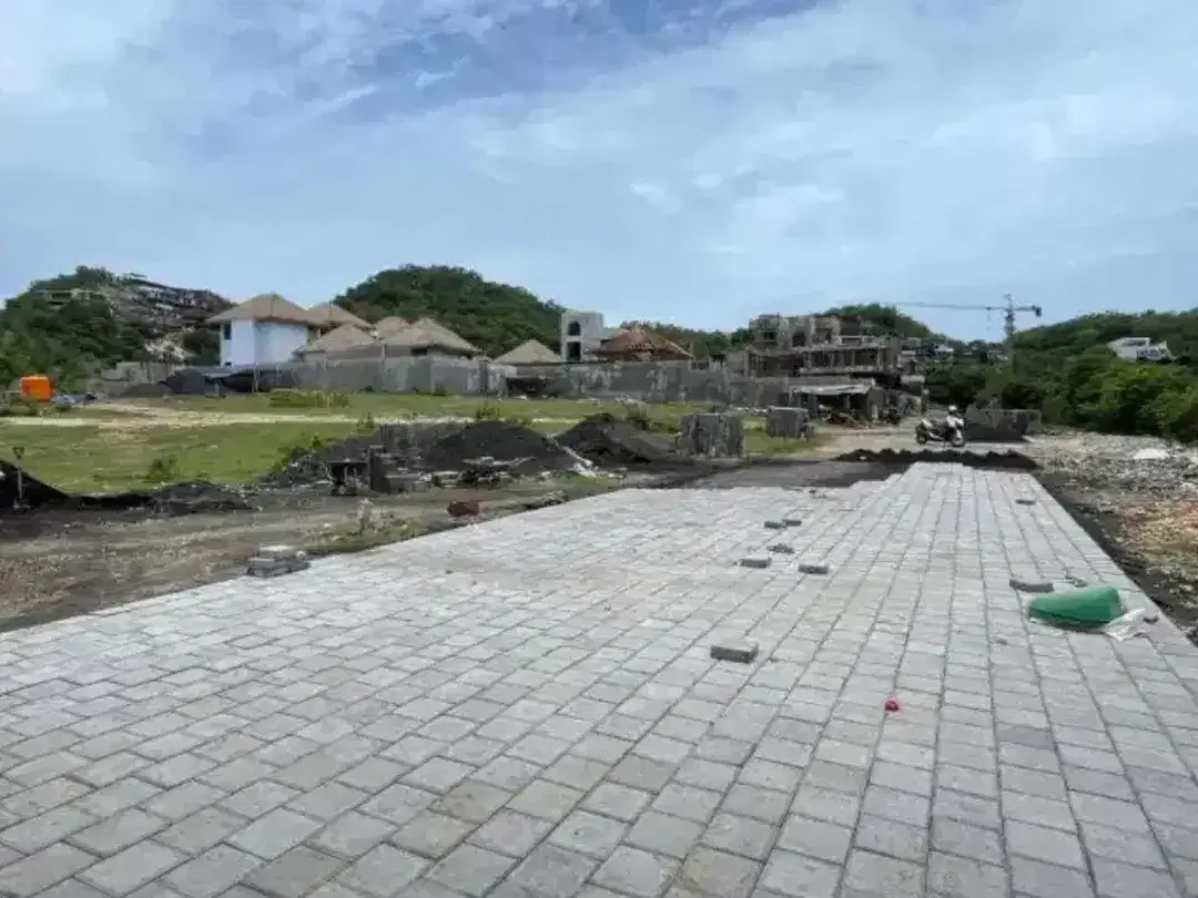 Dijual Tanah Lokasi Dekat Pantai di  Kawasan Villa Mewah Uluwatu Pecatu Bali - Image 1 of 1
