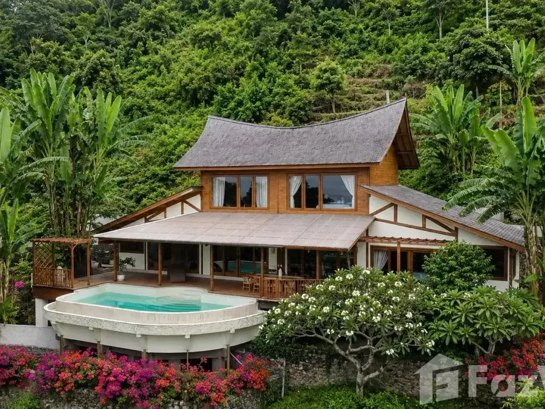 4 Bedroom Villa for sale in Amed, Bali - Image 1 of 10