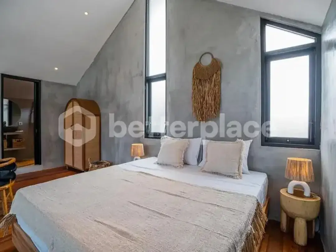 Modern and Spacious 4 Bedroom Villa in Kerobokan Area - Image 8 of 10