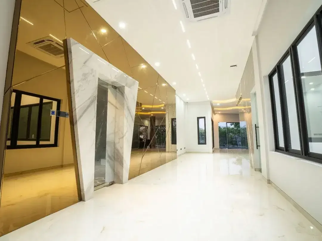 PRIME COMMERCIAL BUILDING FOR SALE – SANUR, BALI - Image 1 of 10
