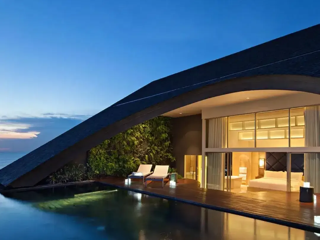 Leasehold - Luxurious Oceanfront Penthouse in Canggu with Private Rooftop Pool - Image 2 of 8
