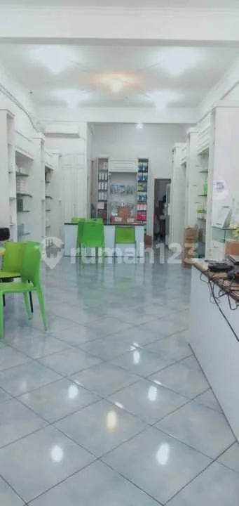 Ruko Dijual & Disewakan 3 Lantai- Jl. Diponegoro, Denpasar Lokasi Sangat Strategis Lokasi Ramai Pengunjung, Bebas Banjir, dan Cocok untuk Segala Jenis Usaha SHM - Image 1 of 3