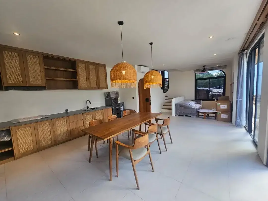 Dijual Modern Tropical Villa Baru Siap Sewa dengan Kolam Renang Pribadi Dekat Pantai Mengening Cemagi - Image 4 of 10