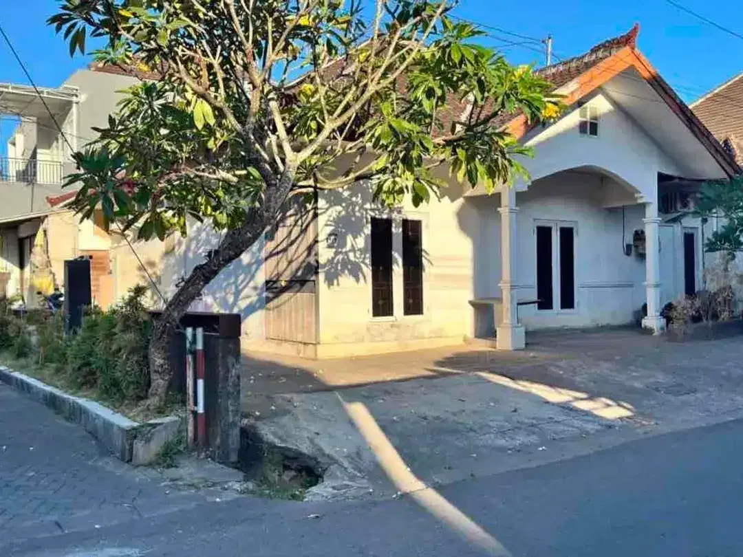Rumah MURAH Strategis dekat Kantor Imigrasi Jimbaran - Image 1 of 10