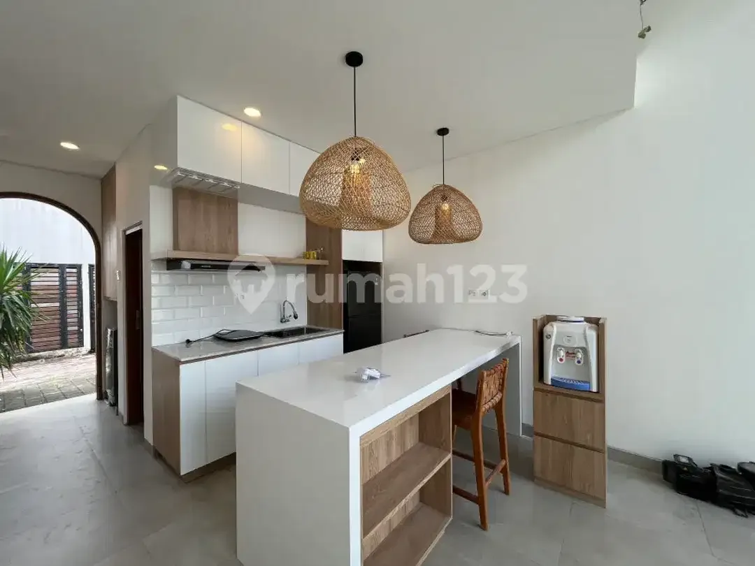 Townhouse Villa in Downtown Canggu for Rent - Image 4 of 10