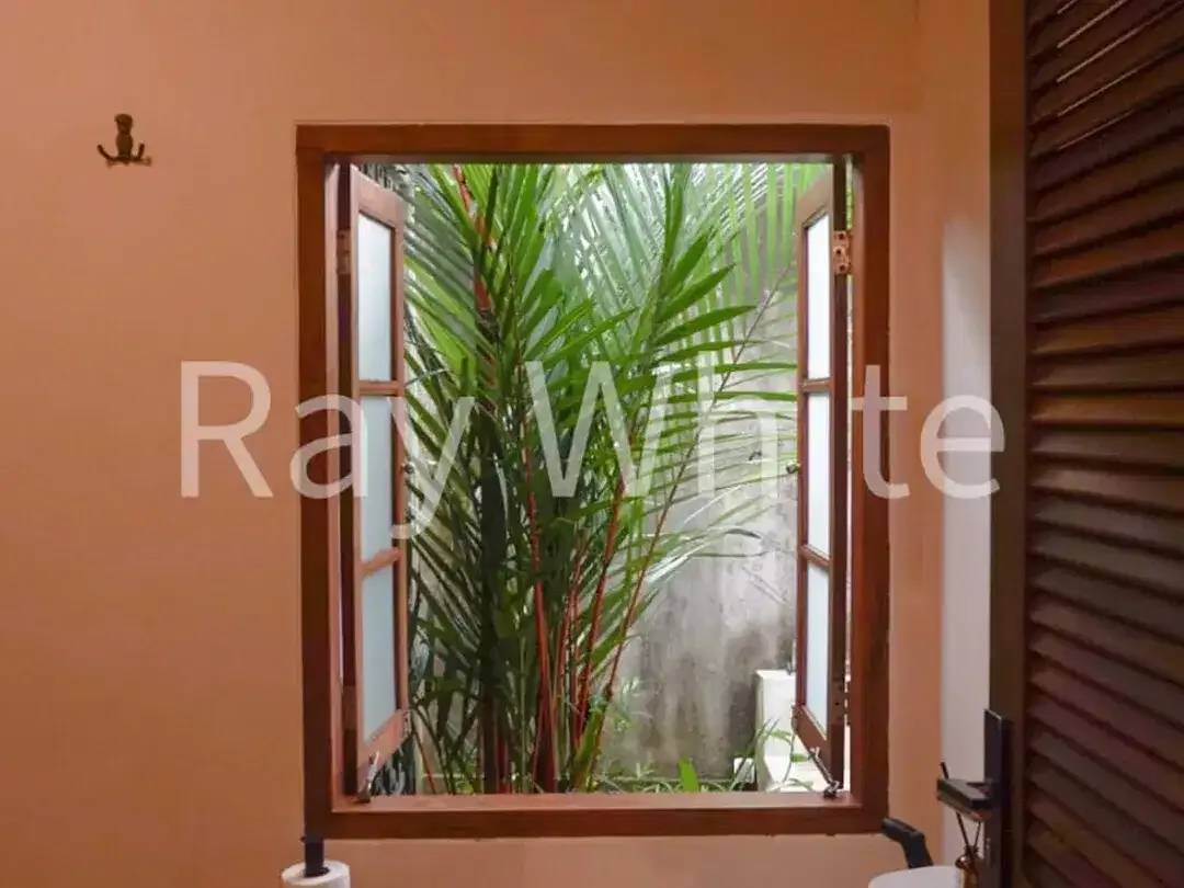 House for Sale  Leasehold -Charming Villa in Padonan, Near Berawa & Batu Bolong, Canggu - Modern Comfort & Tranquil Garden - Image 7 of 10
