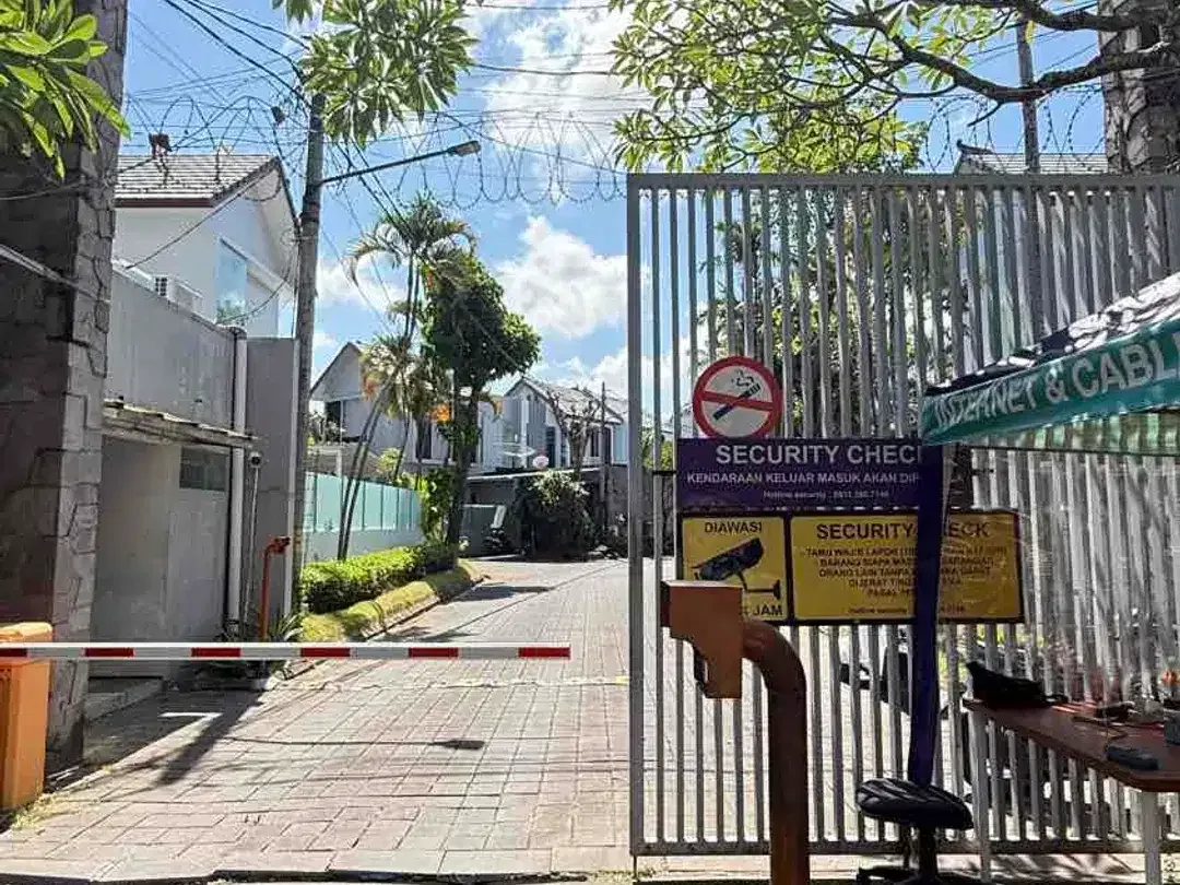 DISEWAKAN RUMAH 2 LANTAI – SUNSET GARDEN DENPASAR - Image 2 of 10