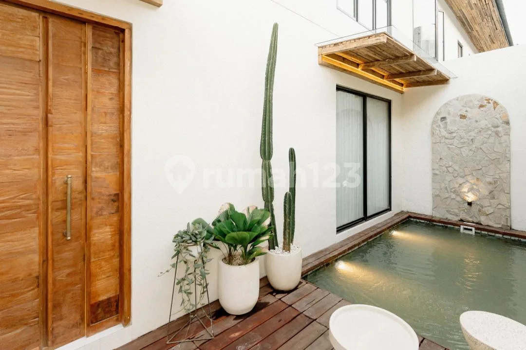 Disewakan Villa Bulanan/Tahunan 2Br W Private Pool Seminyak Lokasi Strategis - Image 2 of 4