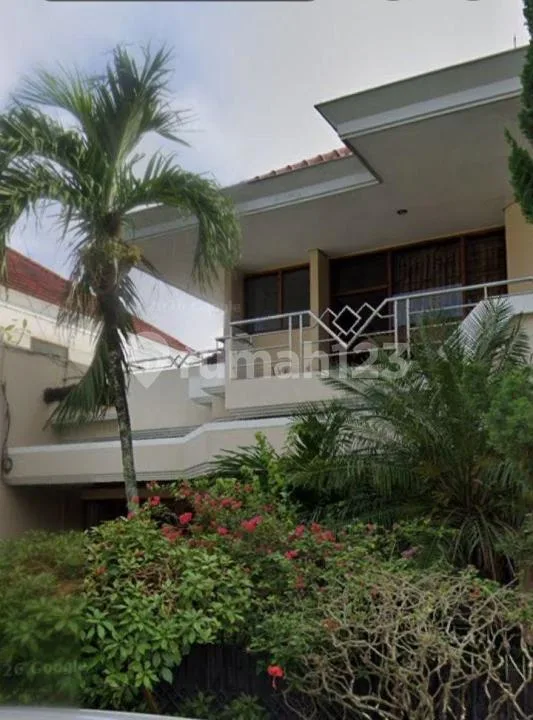 Rumah Mewah 2 Lantai di Renon - Image 1 of 4
