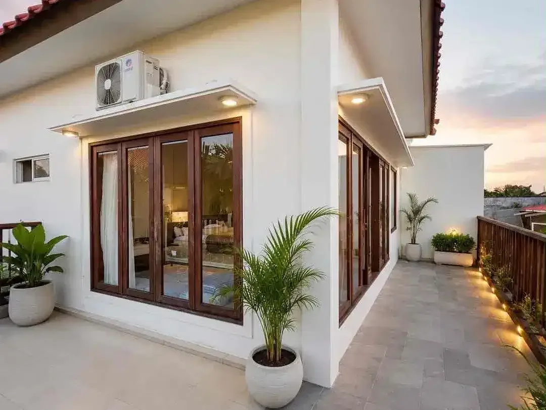 VILLA 4BR DI SANUR MODERN STLYE DEKAT PANTAI - Image 1 of 10
