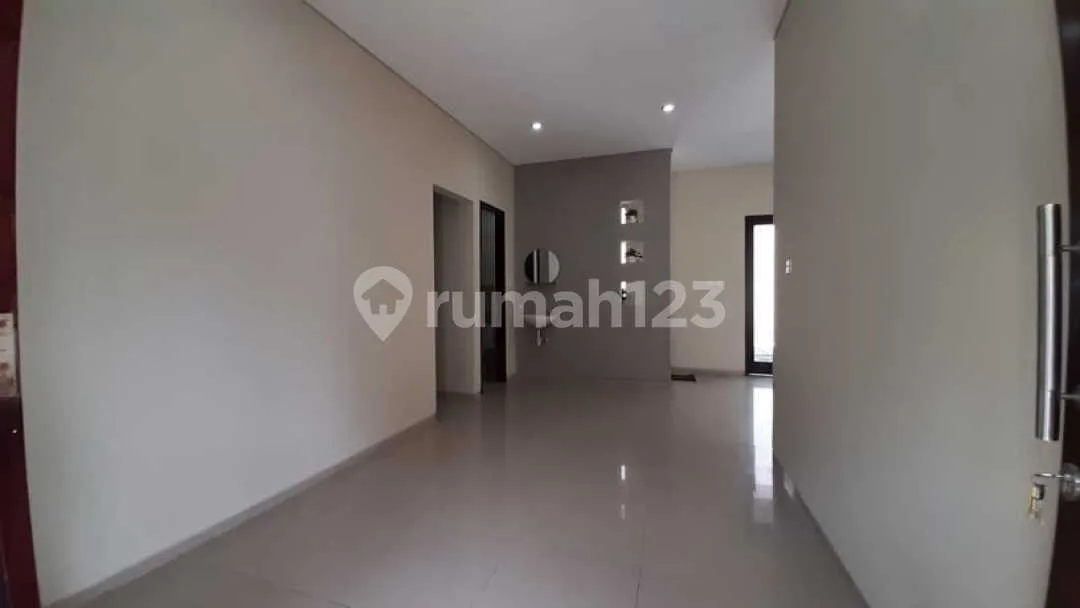 Disewakan Rumah Minimalis di Perumahan One Gate System di Kerobokan - Image 4 of 4