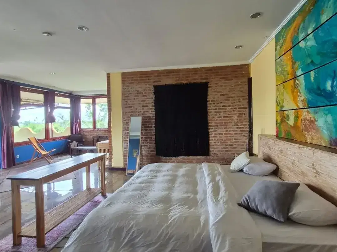 Premium 2BR Villa + Office | Quiet Area | Furnished - Image 2 of 10