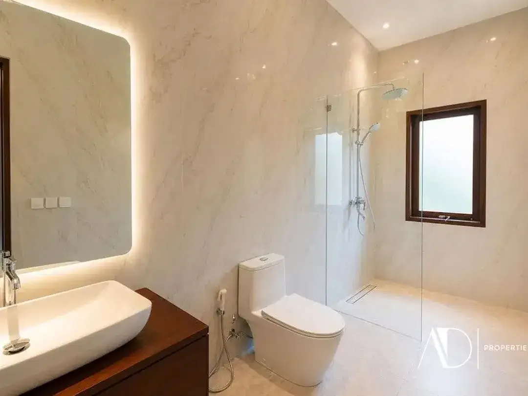 LEASEHOLD | SINGLE-LEVEL 3-BEDROOM VILLA IN PRIME BEACHSIDE SANUR - Image 8 of 10