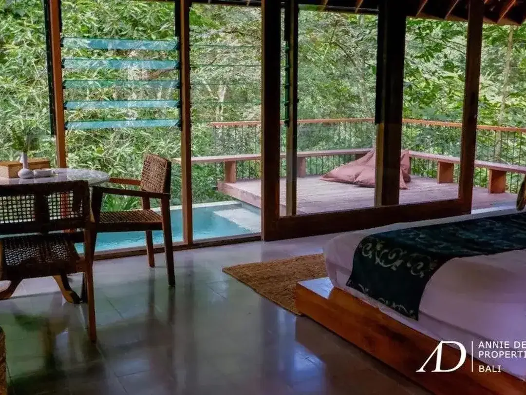 FREEHOLD ONE AND TWO-BEDROOM VILLAS IN UBUD - Image 4 of 10