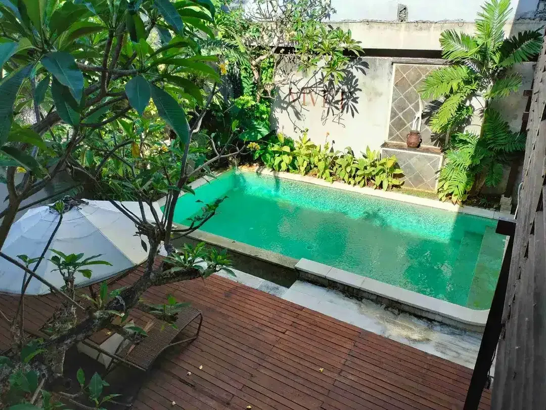 VILLA KAWASAN PREMIUM WISATA PANTAI PETITENGET SEMINYAK KUTA BALI LINGKUNGAN SEKITAR HOTEL & VILLA KOMERSIL
AKSES JALAN 6 METER PAPASAN MOBIL - Image 3 of 10