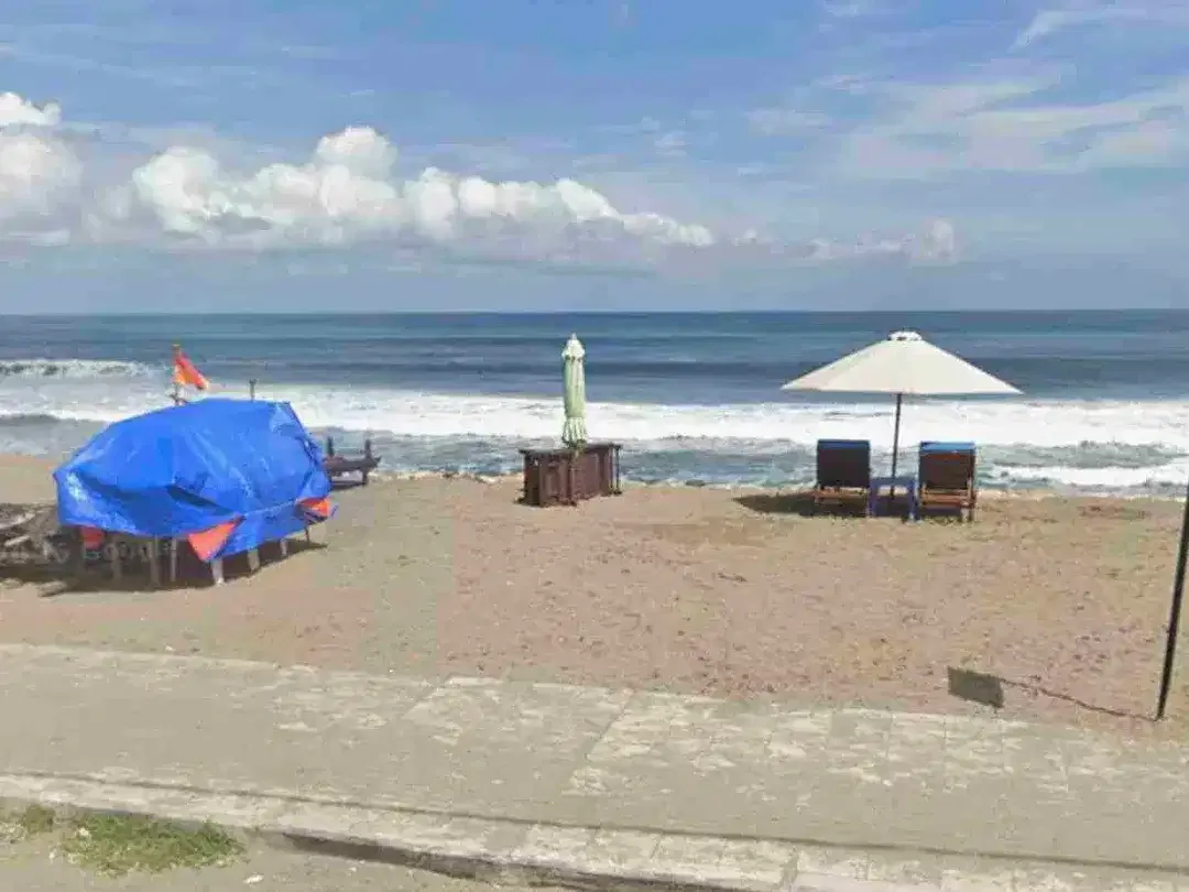 dijual tanah 10.600 m² IDR 3 milyar  per are beach front batu Belig Seminyak Badung Bali - Image 2 of 10