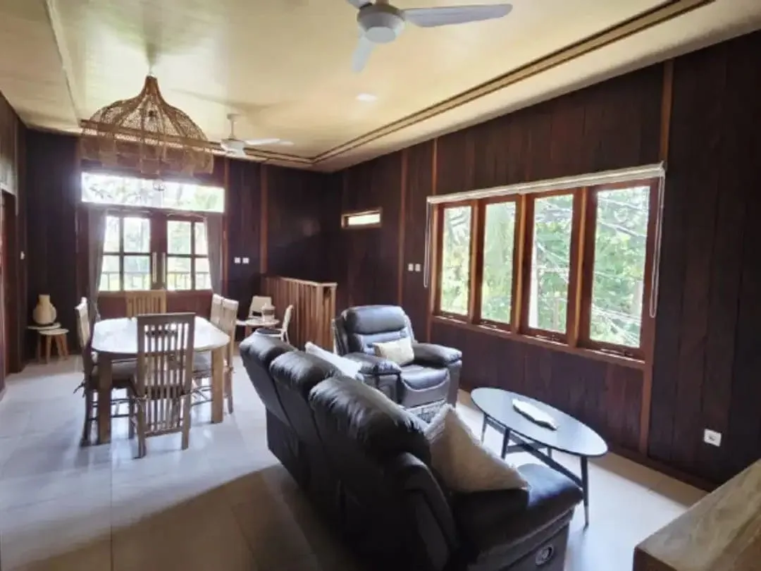 SUBLEASE BISTRO & A WOODEN HOUSE - PANTAI SABA GIANYAR - Image 10 of 10