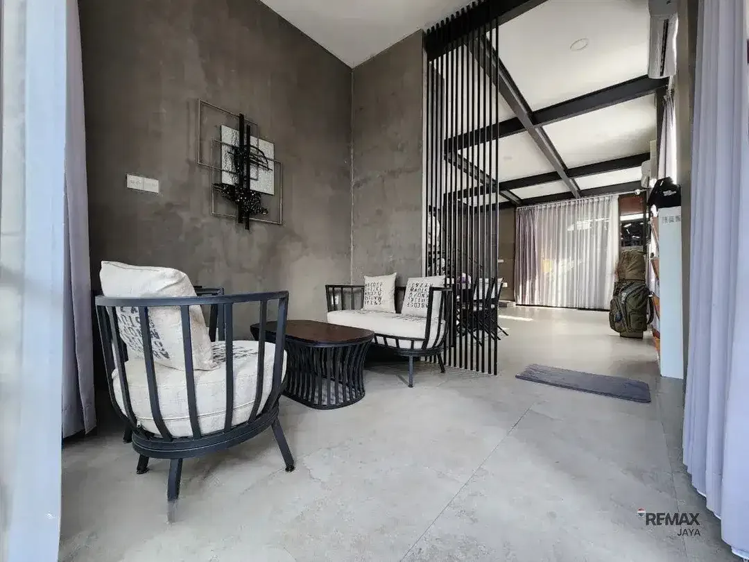 Rumah Eksklusif Full Furnished Dijual, di Kerobokan Kuta Area - Image 1 of 9
