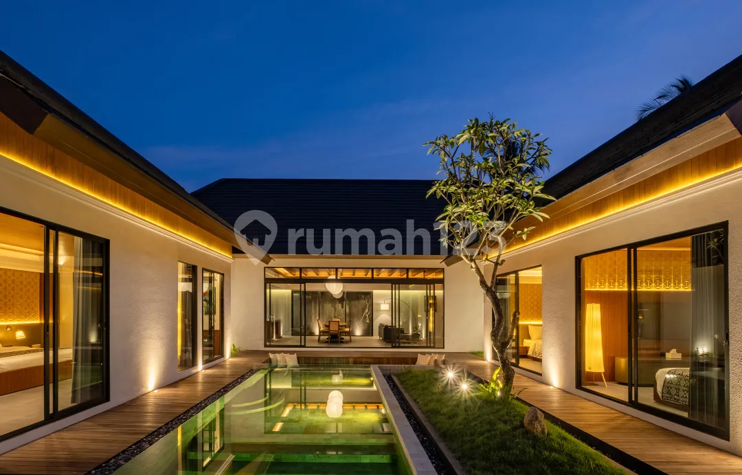 Full Furnished, 4 Br Villa, Dekat Tempat Wisata, Bebas Banjir - Image 1 of 4