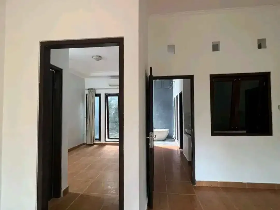 Dijual Rumah Bagus Lantai 1 - Taman Sari, Kerobokan - Image 6 of 8