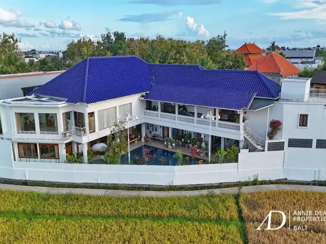 FREEHOLD COLONIAL-STYLE 6-BEDROOM VILLA WITH RICE FIELD VIEW - KABA-KABA - Image 3 of 10