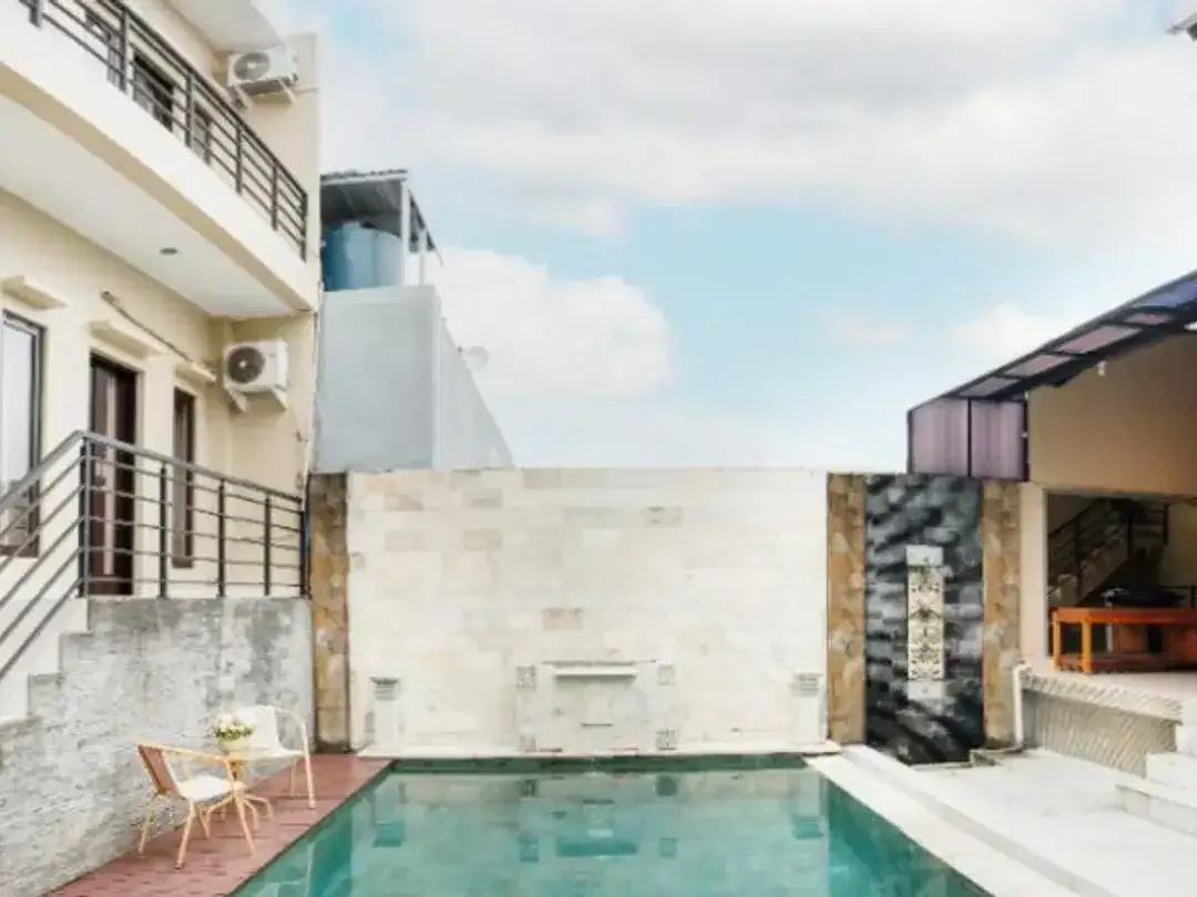 VILLA 2 LANTAI DI PERUM PERMATA ARIZA JIMBARAN BADUNG, BALI - Image 2 of 8
