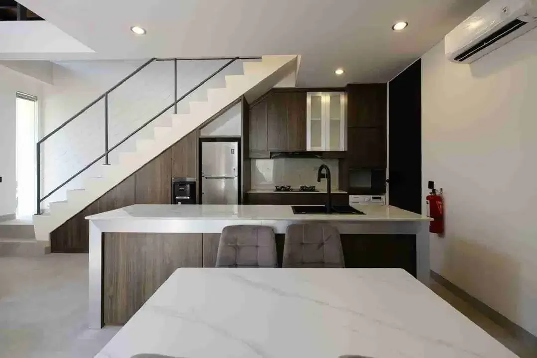 dijual villa baru lantai 2 lokasi semer kerobokan - Image 4 of 10