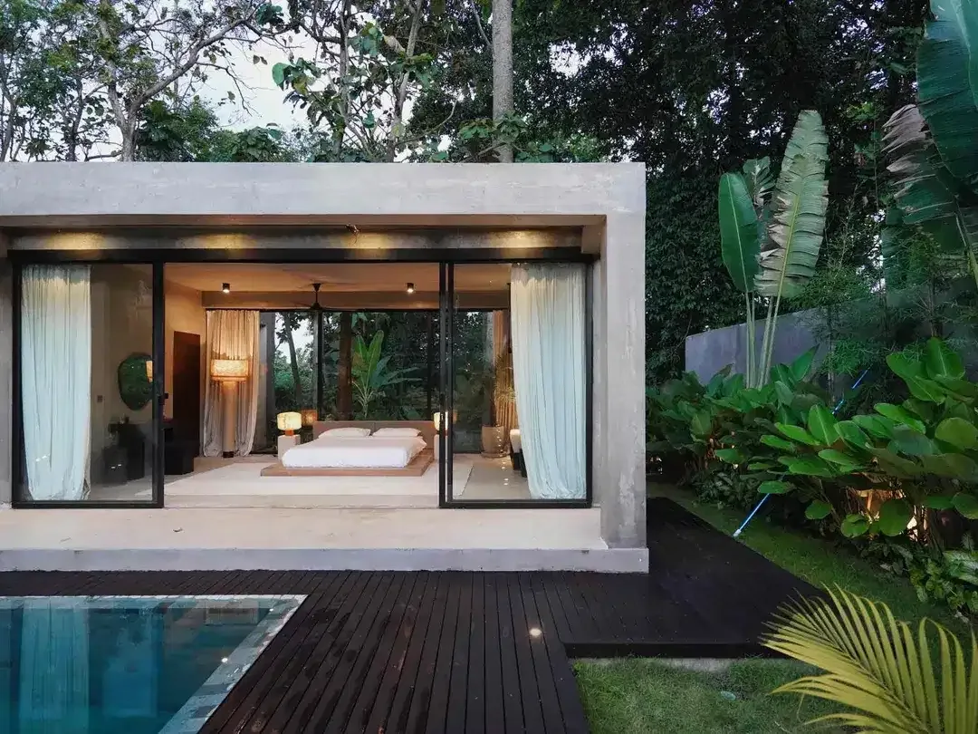 FOR RENT 5-BEDROOM MODERN VILLA Munggu - Image 2 of 6